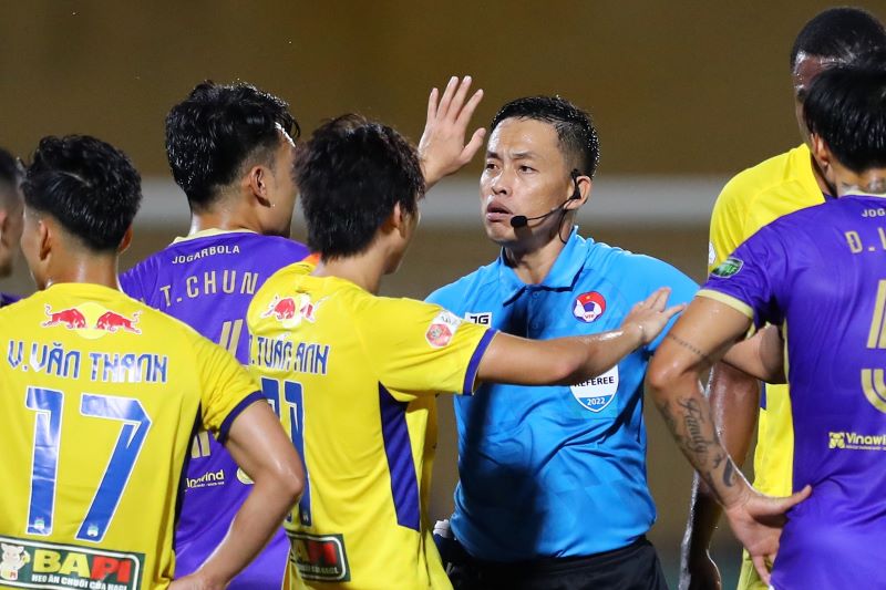 Trọng tài Ngô Duy Lân là vị trọng tài nổi tiếng của bóng đá Việt Nam Trọng tài Ngô Duy Lân là vị trọng tài nổi tiếng của bóng đá Việt Nam